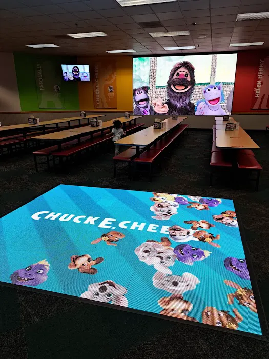 Chuck E. Cheese Picture 10