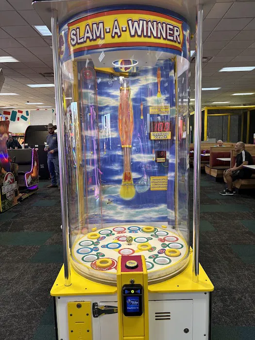 Chuck E. Cheese Picture 7