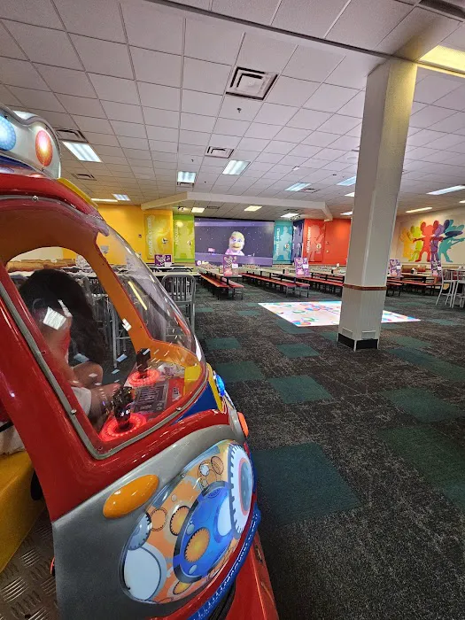 Chuck E. Cheese Picture 3