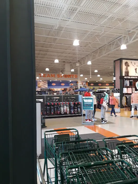 DICK'S Sporting Goods Picture 5
