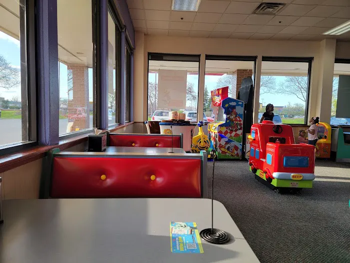 Chuck E. Cheese Picture 1