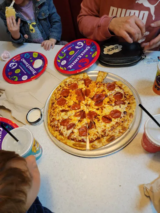 Chuck E. Cheese Picture 3