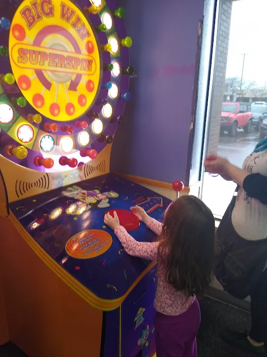 Chuck E. Cheese Picture 9