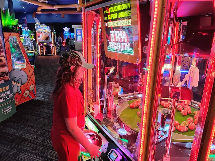 Dave & Buster's Utica Picture 1