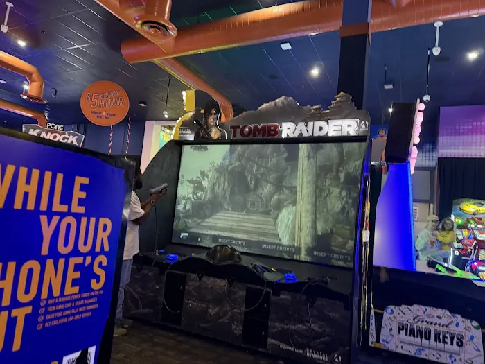 Dave & Buster's Utica Picture 4