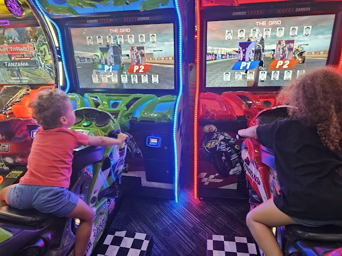 Dave & Buster's Utica Picture 8