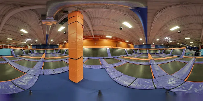 Sky Zone Highland Heights Picture 8