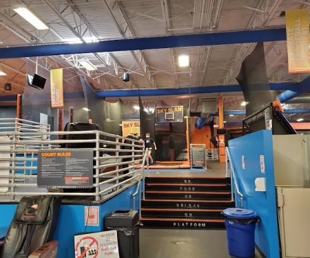 Sky Zone Highland Heights