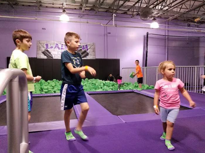 Extreme Air Niles Trampoline Park Picture 1