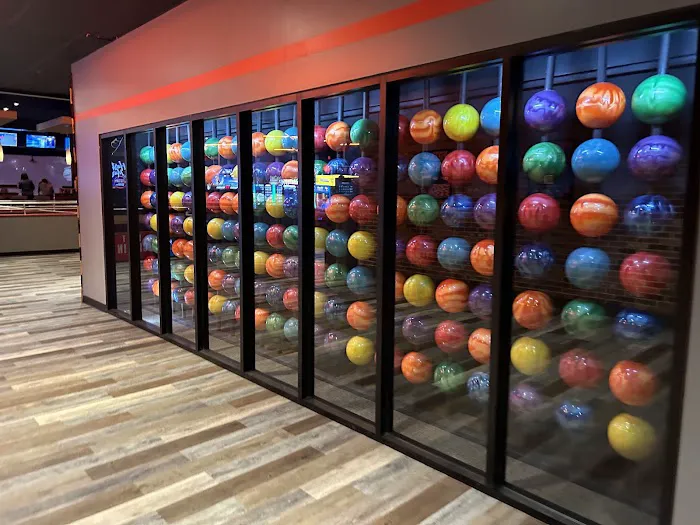 Bowlero Buffalo Grove Picture 1