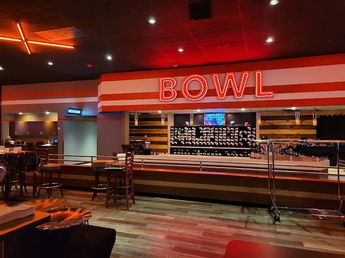 Bowlero Buffalo Grove Picture 2