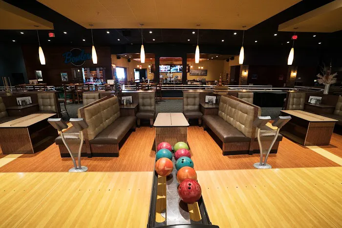 Bowlero Buffalo Grove Picture 9