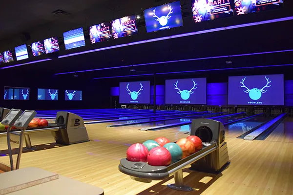 Bowlero Buffalo Grove Picture 4