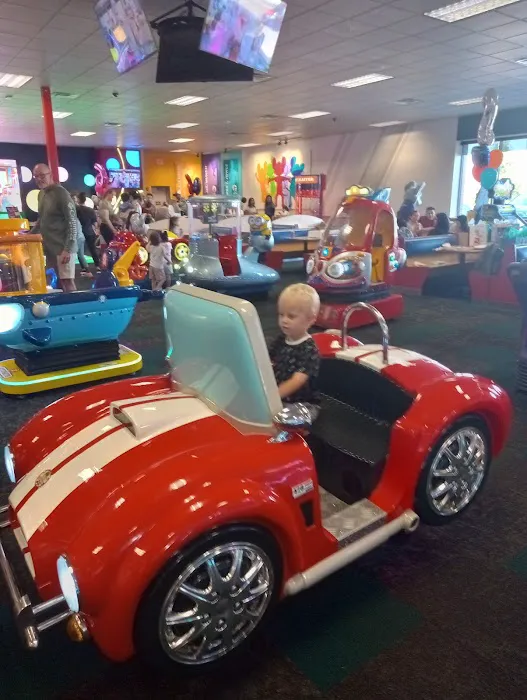 Chuck E. Cheese Picture 5