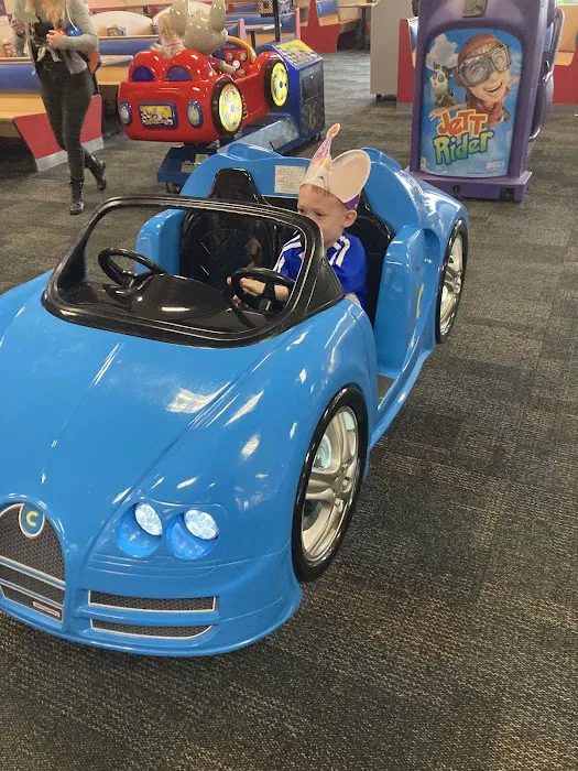 Chuck E. Cheese Picture 2