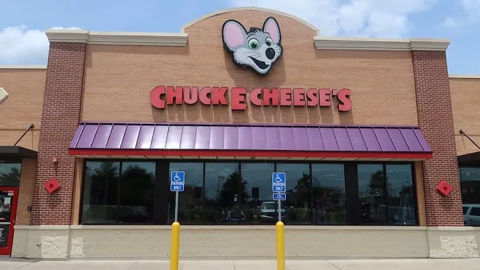 Chuck E. Cheese Picture 3