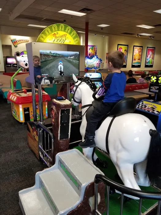Chuck E. Cheese Picture 9