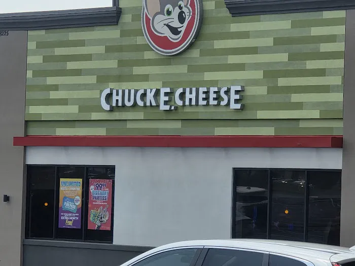 Chuck E. Cheese Picture 8