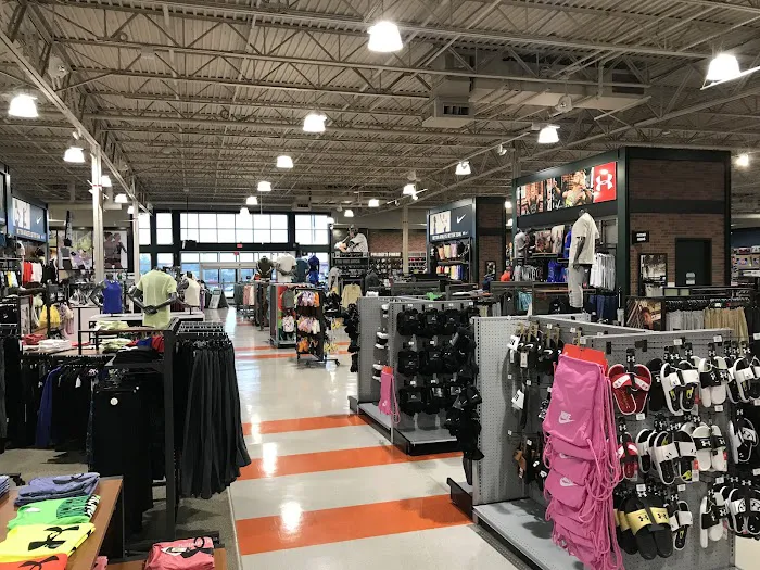 DICK'S Sporting Goods Picture 5