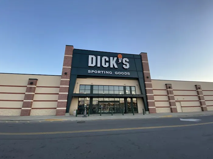 DICK'S Sporting Goods Picture 2