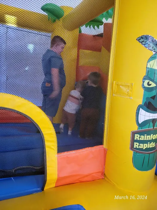 Jump Around Bounce House Picture 4