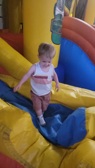 Jump Around Bounce House Picture 2