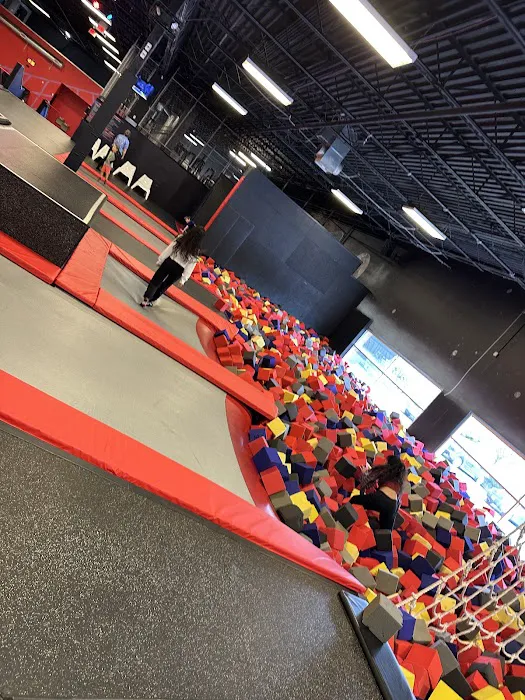 Sky Zone Trampoline Park Picture 4