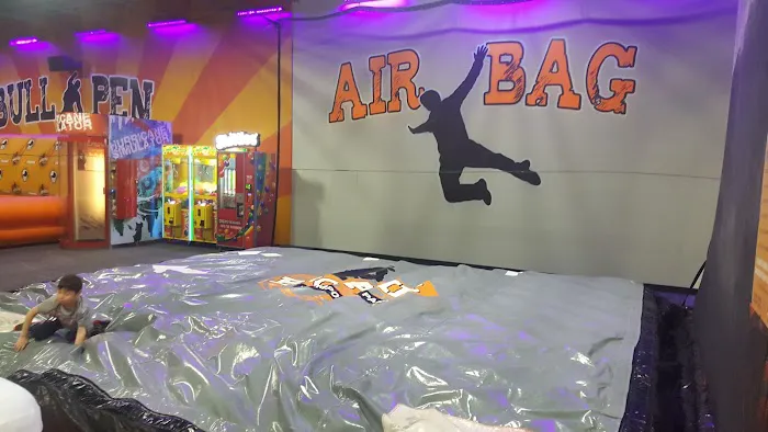 Big Air Trampoline Park Picture 2