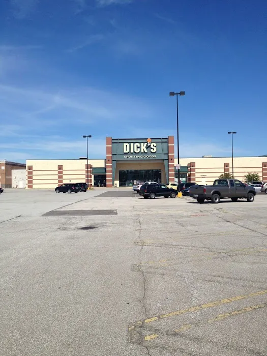 DICK'S Sporting Goods Picture 4