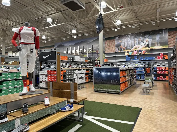 DICK'S Sporting Goods Picture 10