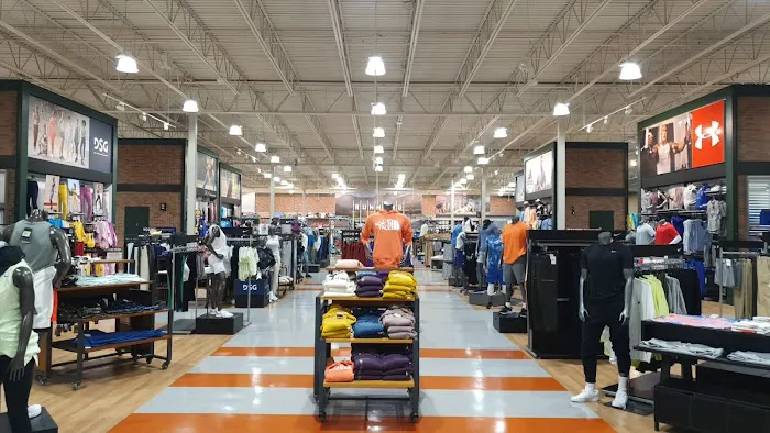 DICK'S Sporting Goods Picture 6