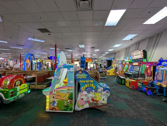 Chuck E. Cheese Picture 10
