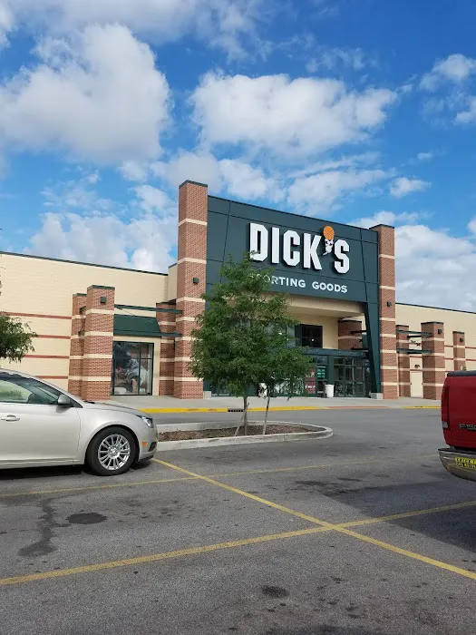 DICK'S Sporting Goods Picture 4
