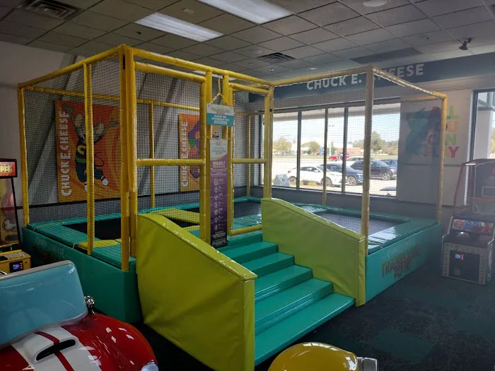 Chuck E. Cheese Picture 5