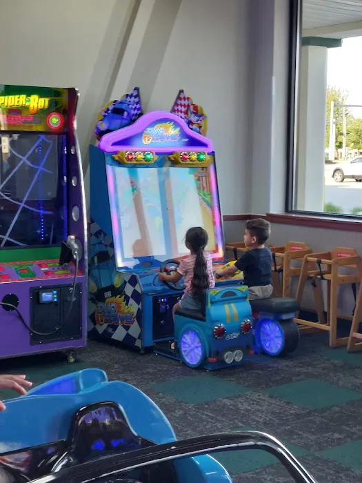 Chuck E. Cheese Picture 7