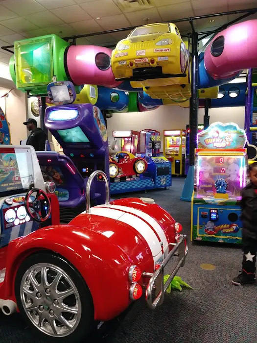 Chuck E. Cheese Picture 4