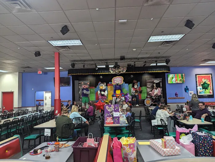 Chuck E. Cheese Picture 3