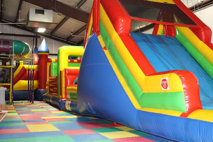 Bella's Bouncies Indoor Inflatable Play Center Picture 9