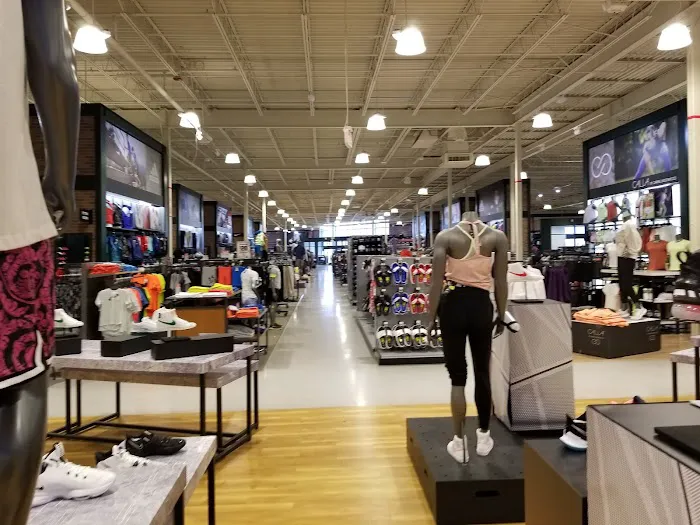 DICK'S Sporting Goods Picture 5