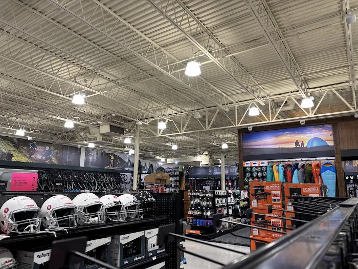 DICK'S Sporting Goods Picture 1