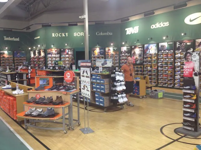 DICK'S Sporting Goods Picture 8