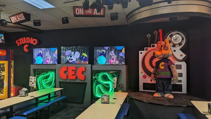 Chuck E. Cheese Picture 7