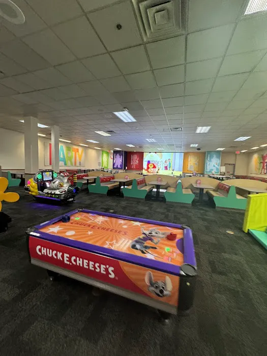 Chuck E. Cheese Picture 5
