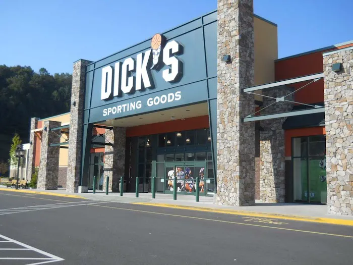 DICK'S Sporting Goods Picture 4