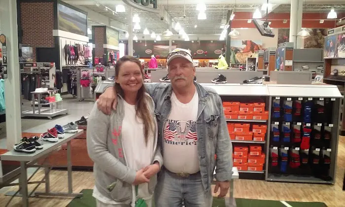 DICK'S Sporting Goods Picture 1