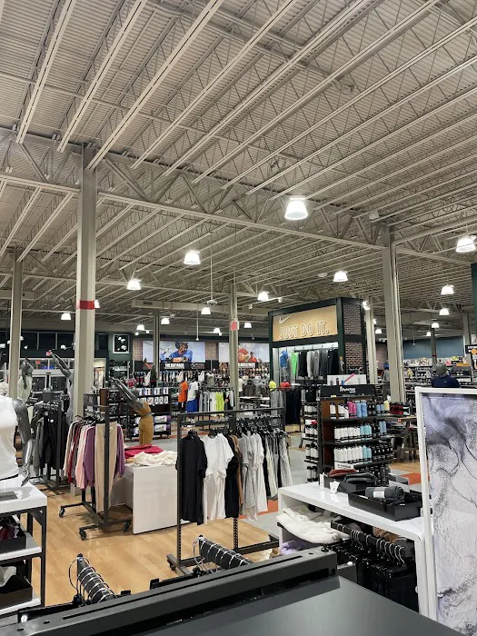 DICK'S Sporting Goods Picture 5