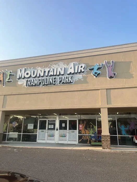 Mountain Air Trampoline Park Picture 10