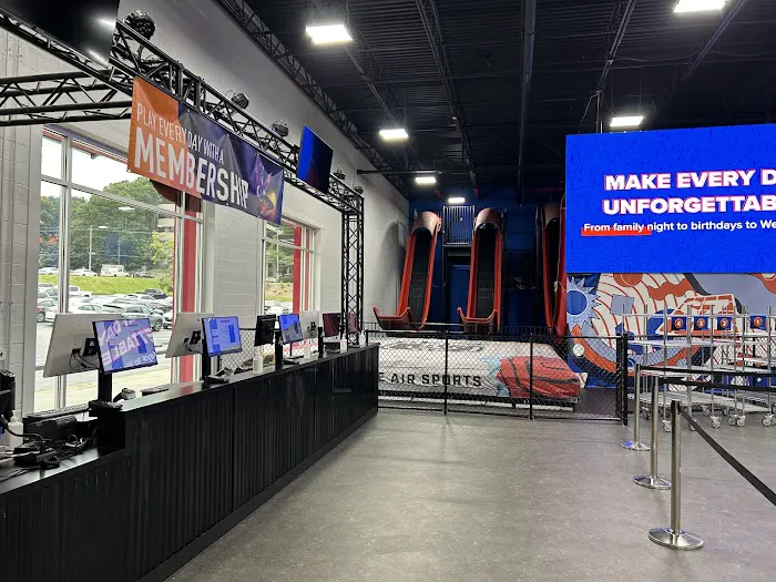 Sky Zone Trampoline Park Picture 7