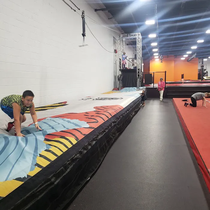 Sky Zone Trampoline Park Picture 4