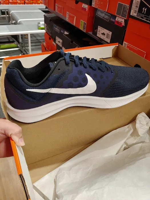 DICK'S Sporting Goods Picture 4